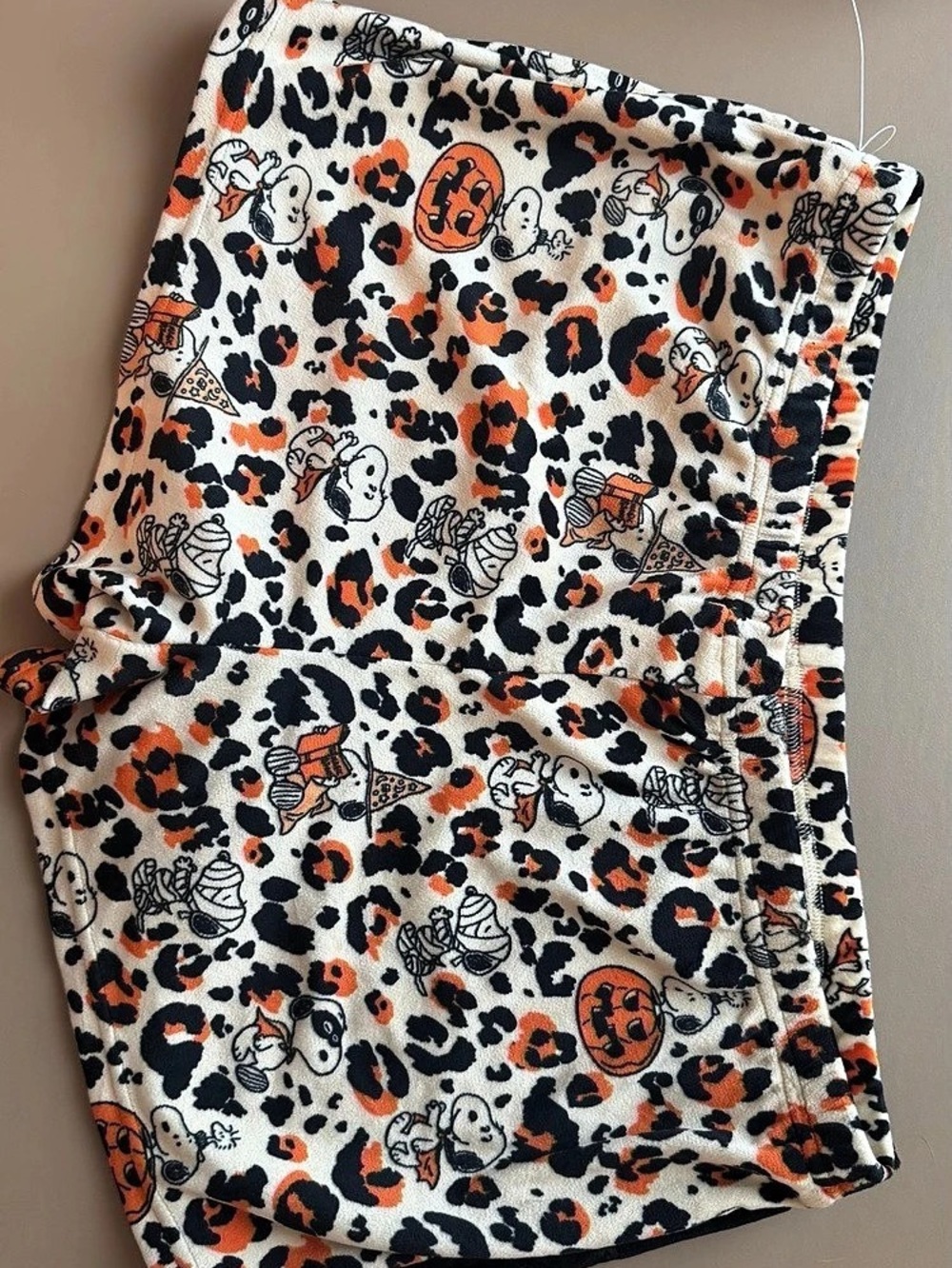 Munki Peanuts Girls Shorts Black Orange Size Medium NWOT